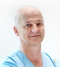 Akių ligų gydytojas mikrochirurgas Arūnas Miliauskas, atliekantis akių operacijas Kauno Liremos akių klinikoje